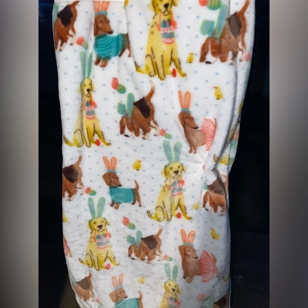 New Isaac Mizrahi Oversized Dachshund Golden Retriever Easter Throw 60 x 70